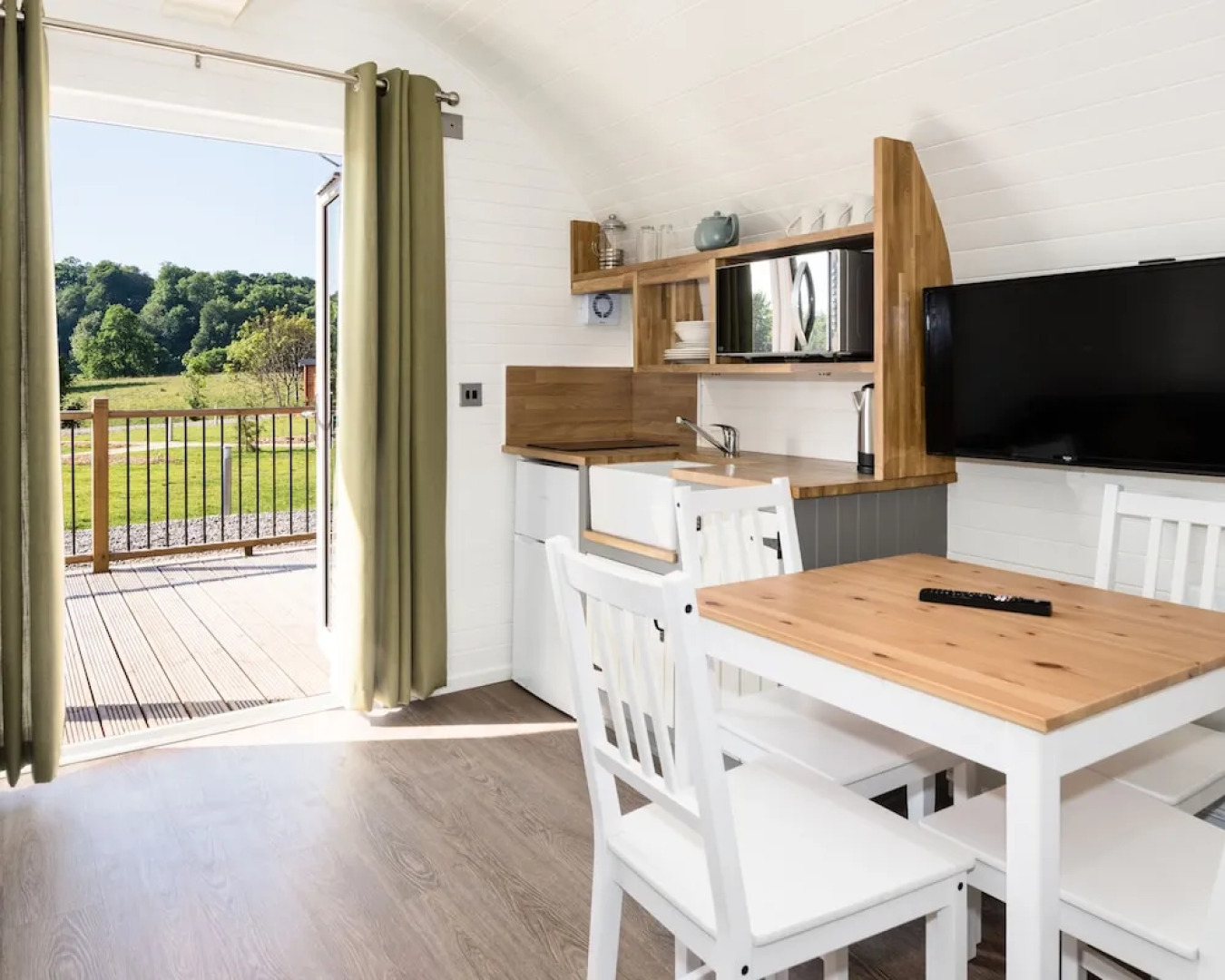 Weedingshall Lodges