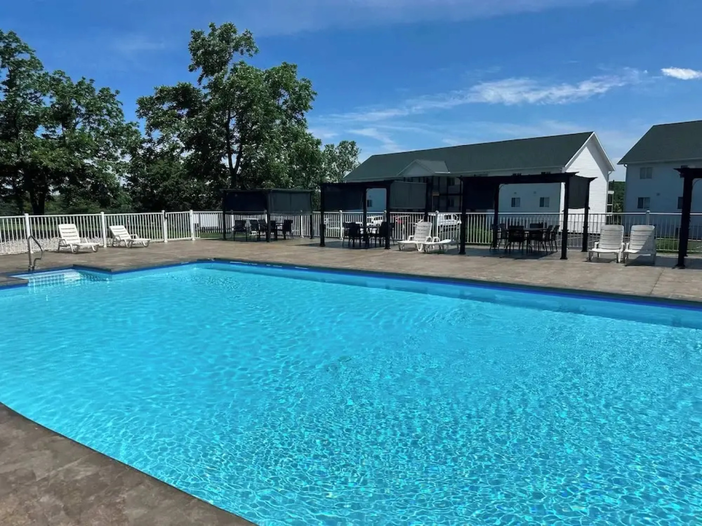 Family Lakefront Oasis Picture Perfect Retreat!