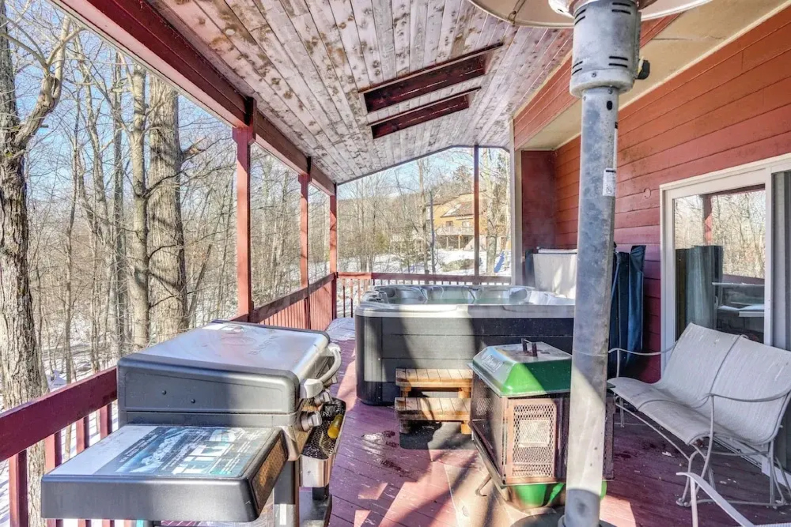 < 1 Mi to Hunter Mtn: Spacious Home w/ Hot Tub!