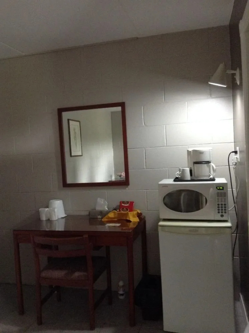 Sturgeon River Inn & Restaurant