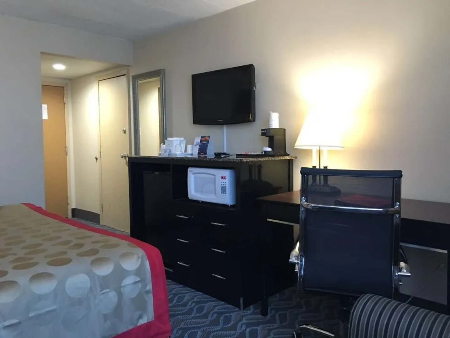 Ramada By Wyndham Newburgh/West Point