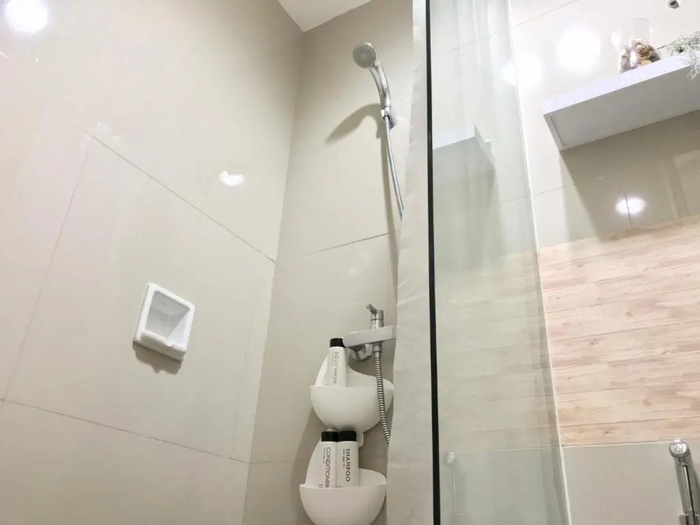 Apartment Tree Park BSD - 2101