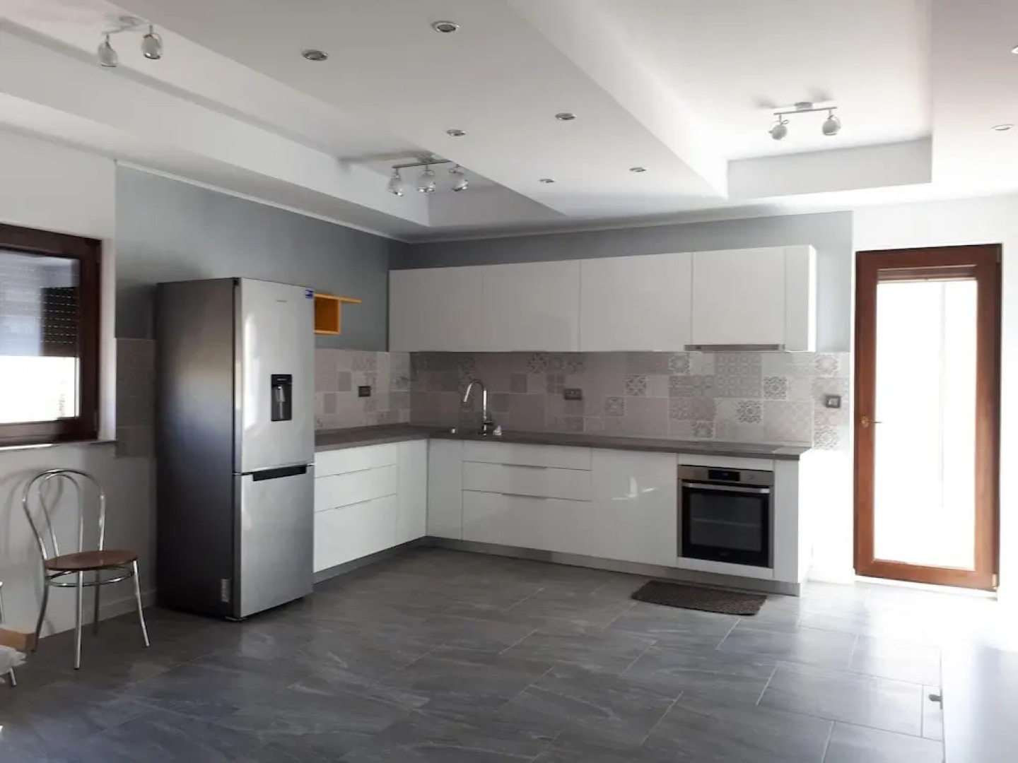 Apartment With 2 Bedrooms in Mogoșoaia, With Private Pool, Furnished Terrace and Wifi