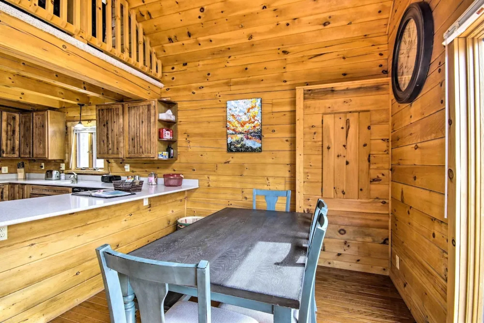 Cozy Winter Retreat: Great Location & Pet Friendly