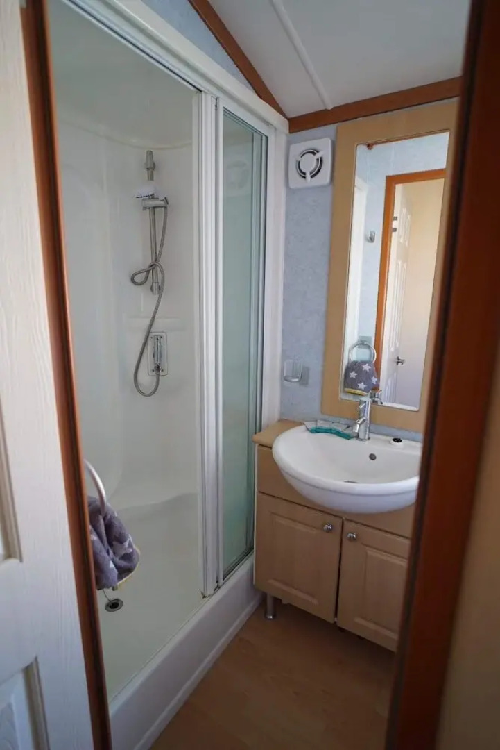 2 Bedroom Caravan at Heacham Beach With Decking