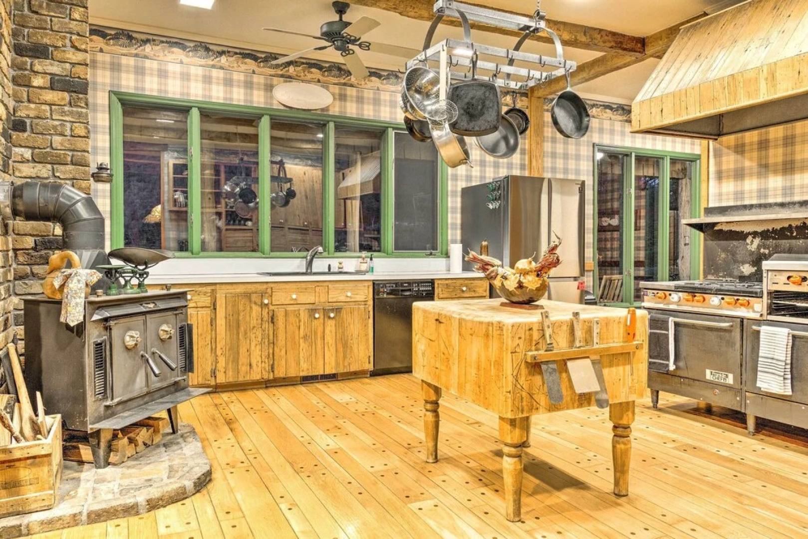 River Access + Mtn Views: Cullowhee Lodge!