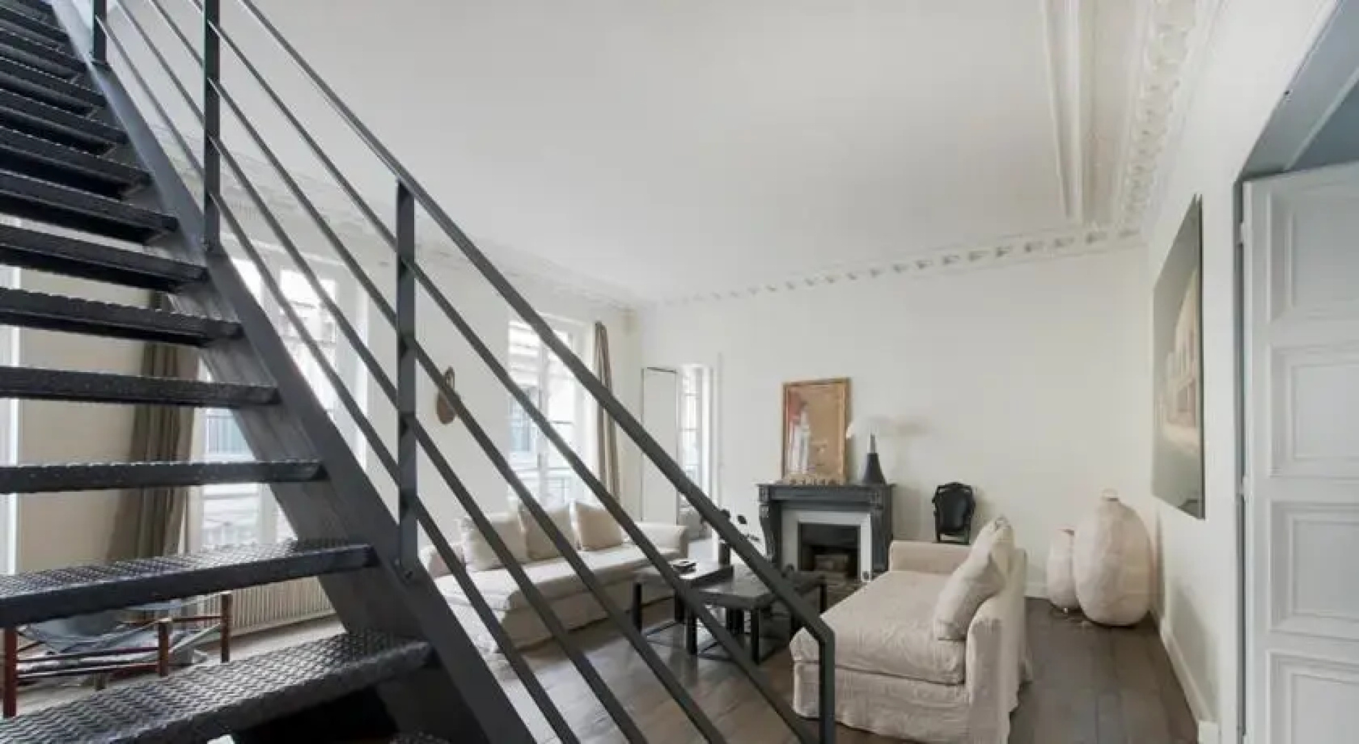 Class and Elegance: Parisian Apartment