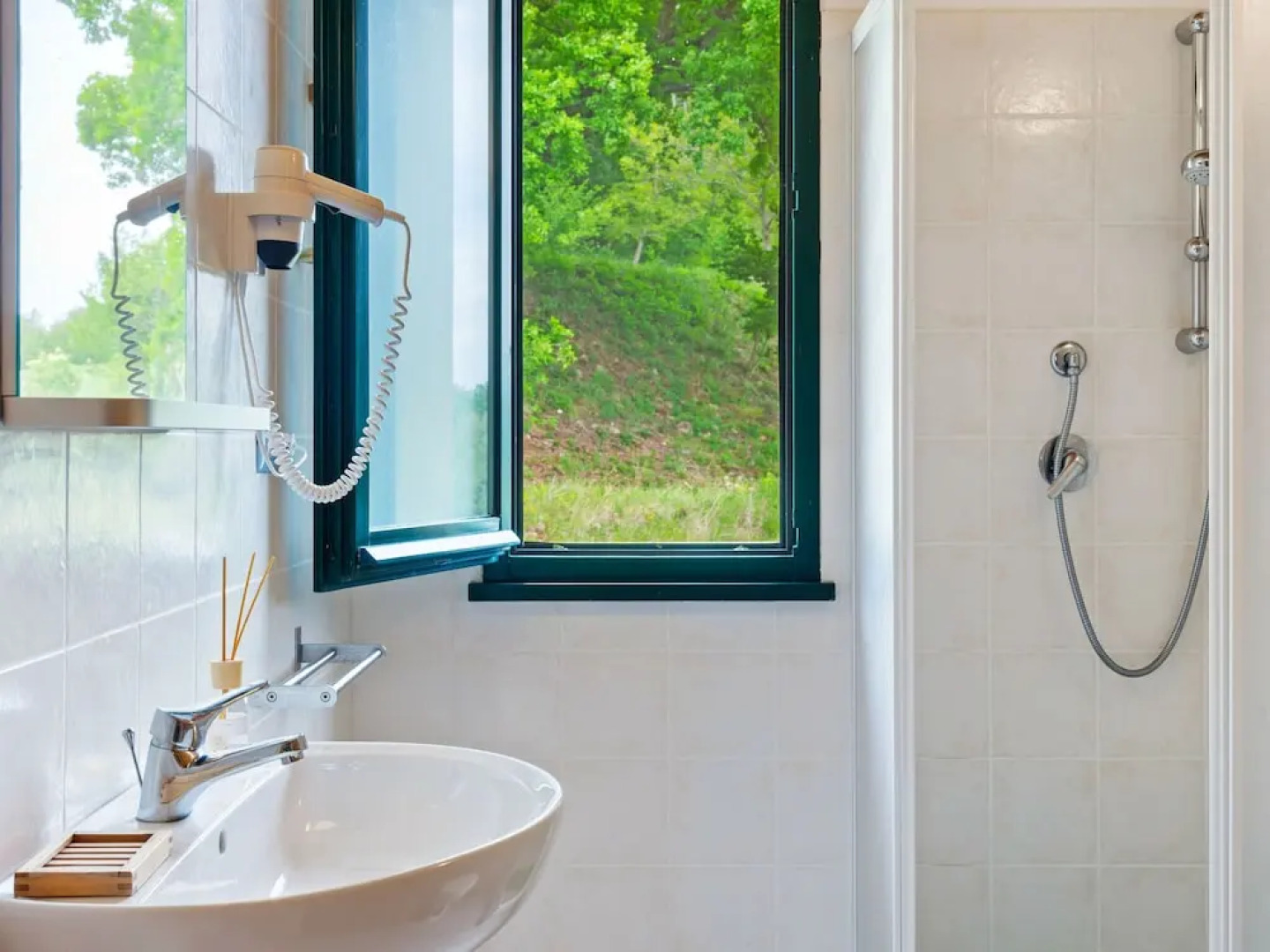 Alluring Cottage in San Ginesio with Swimming Pool