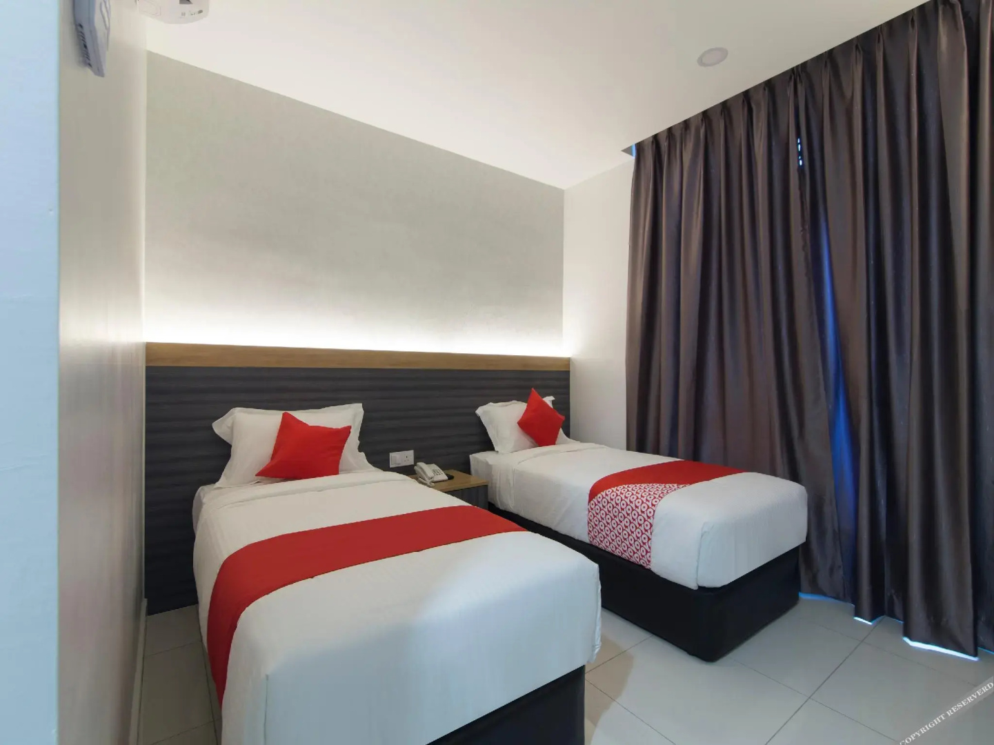 B&L Hotel by Oyo Rooms
