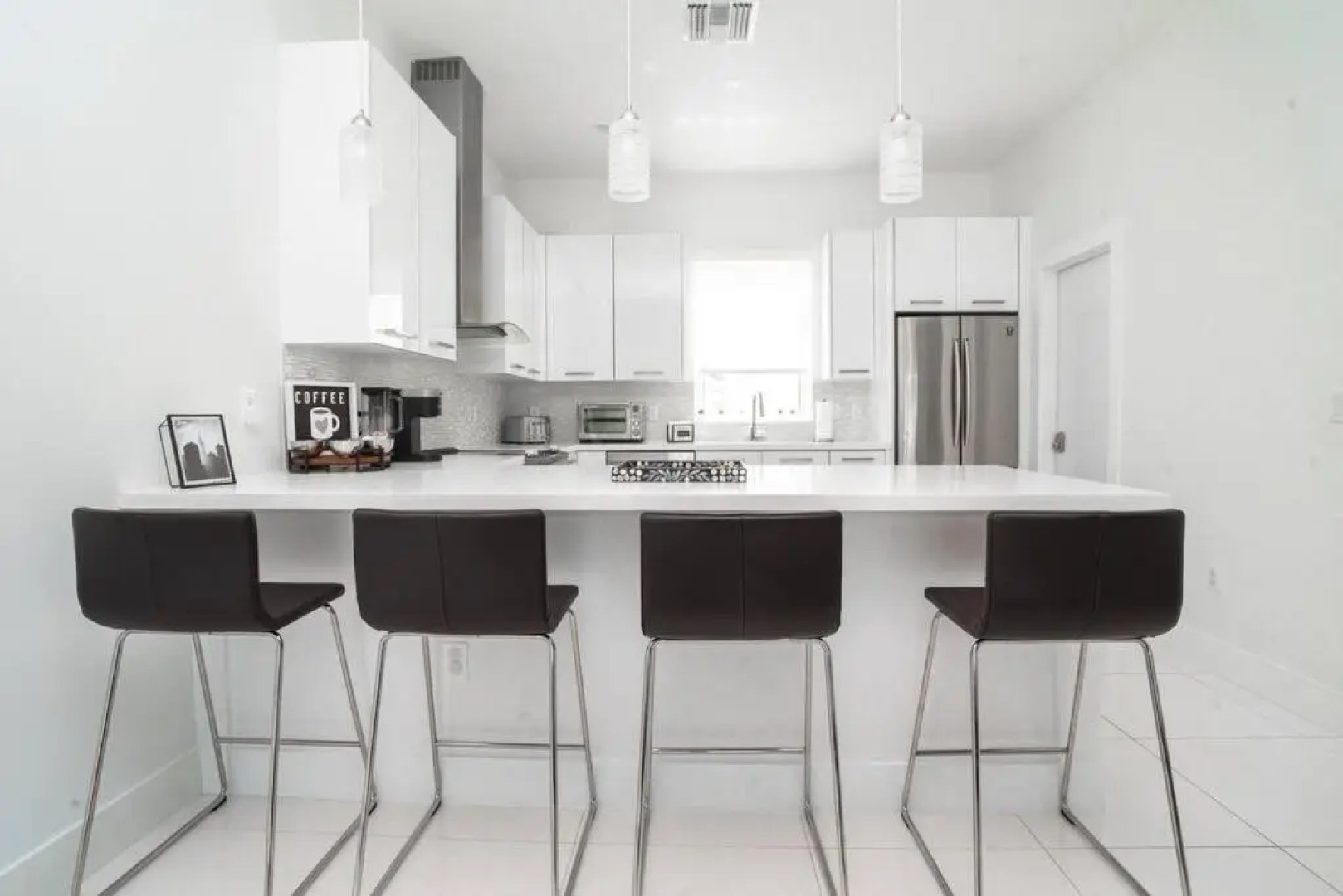 Ocean Front contemporary 3 Bedroom townhouse.