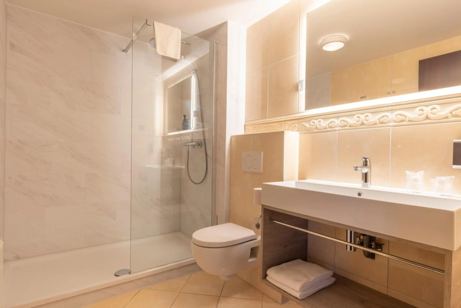 Fletcher Familiehotel De Hunzebergen