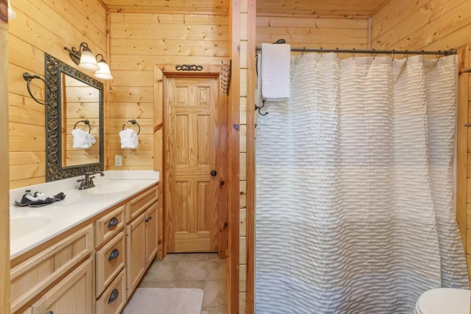 Peacewood : Hot tub, Lake Views, Private