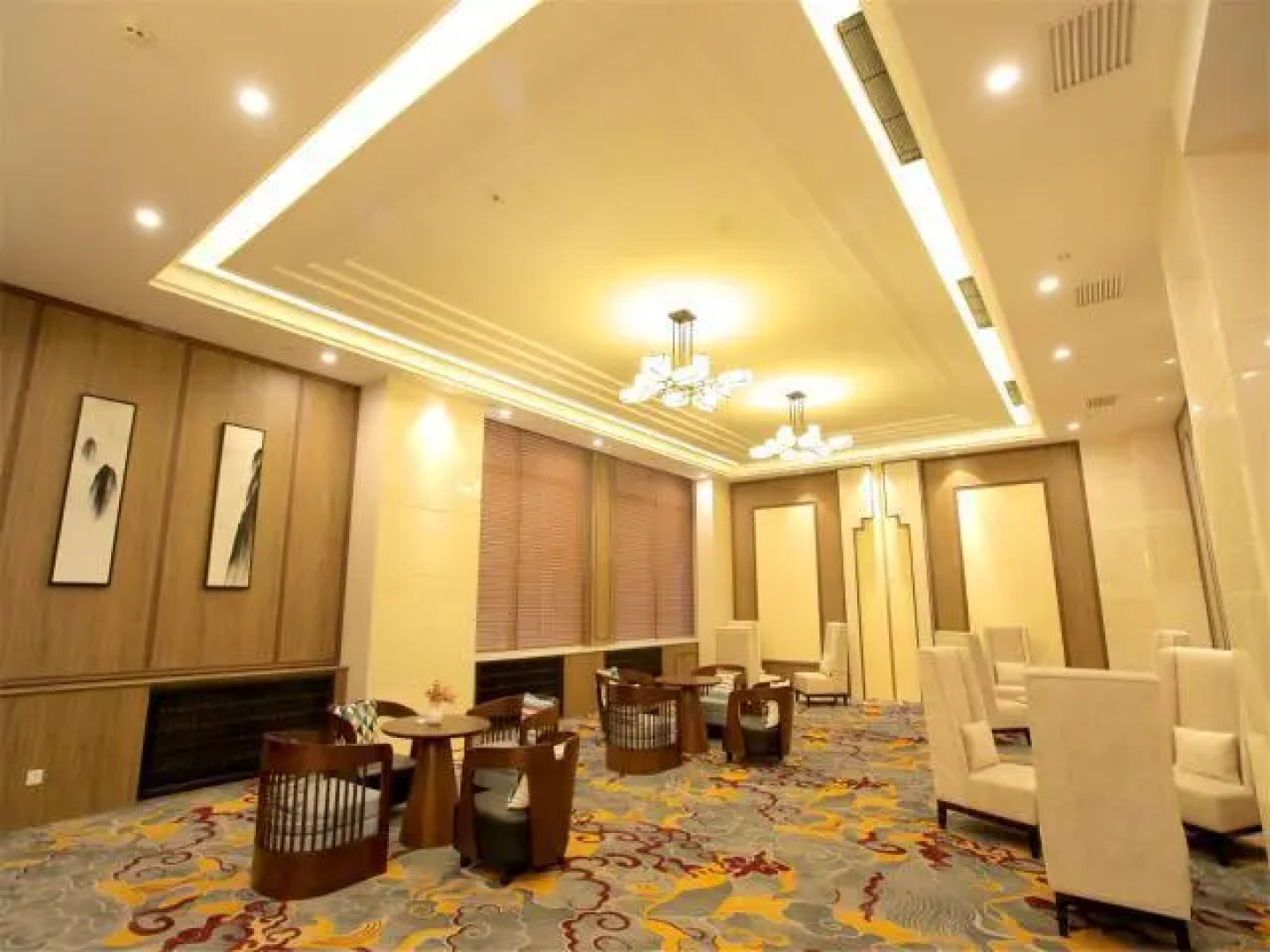 Jinjiang Metropolo Fuxin Yingbin Street Railway Station