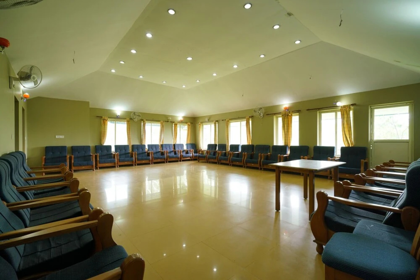 OYO 24059 Munnar Crown