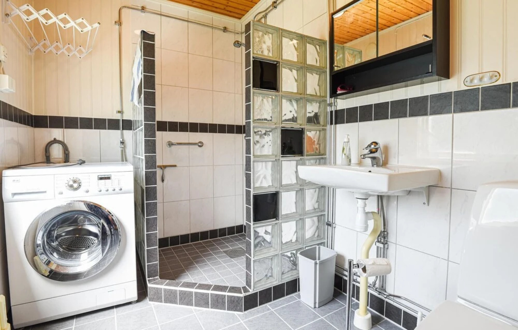 Nice Home in Vänersborg With 3 Bedrooms and Wifi