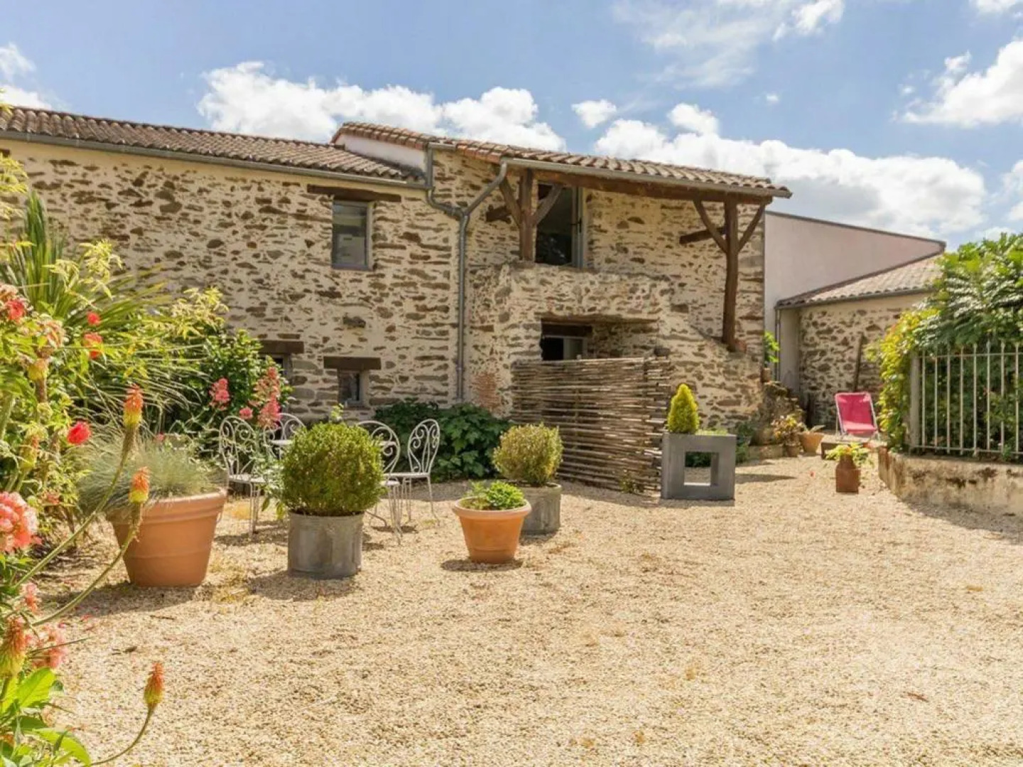 Gîte Monnières, 2 pièces, 3 personnes - FR-1-306-818