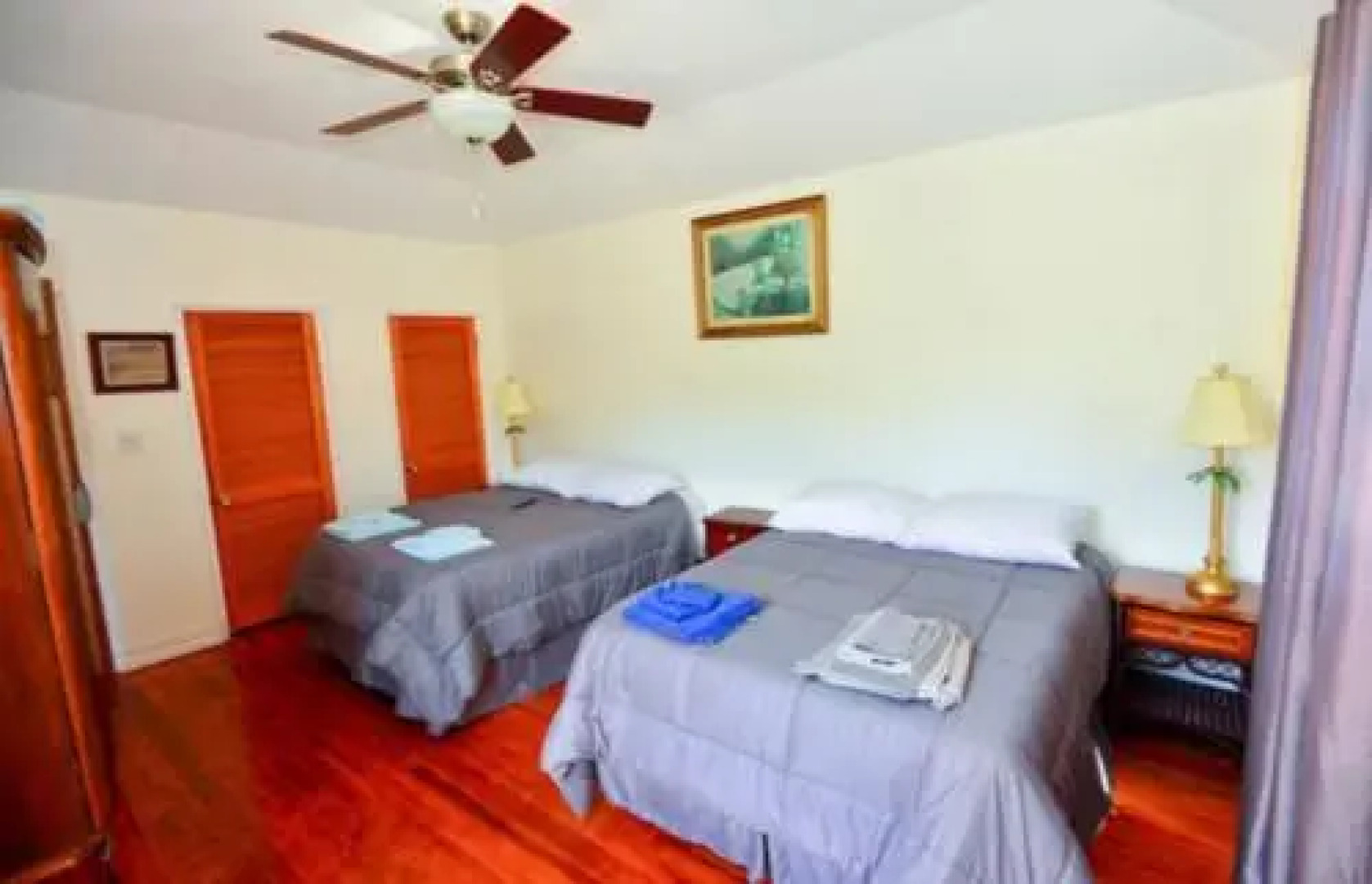 Fairhills - Walk to Elbow Beach everyday..