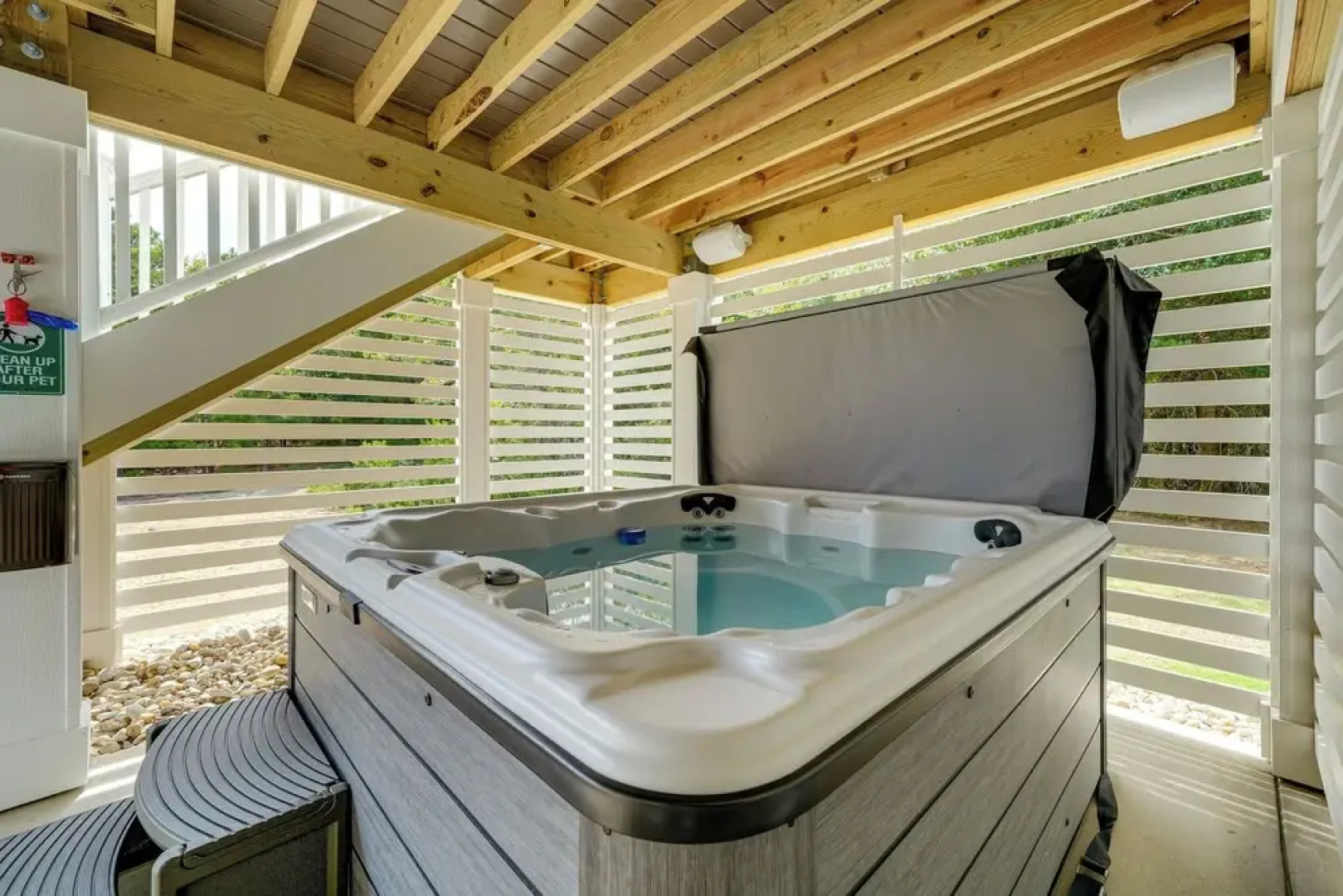 Walk to Beach: Southern Shores Retreat w/ Hot Tub