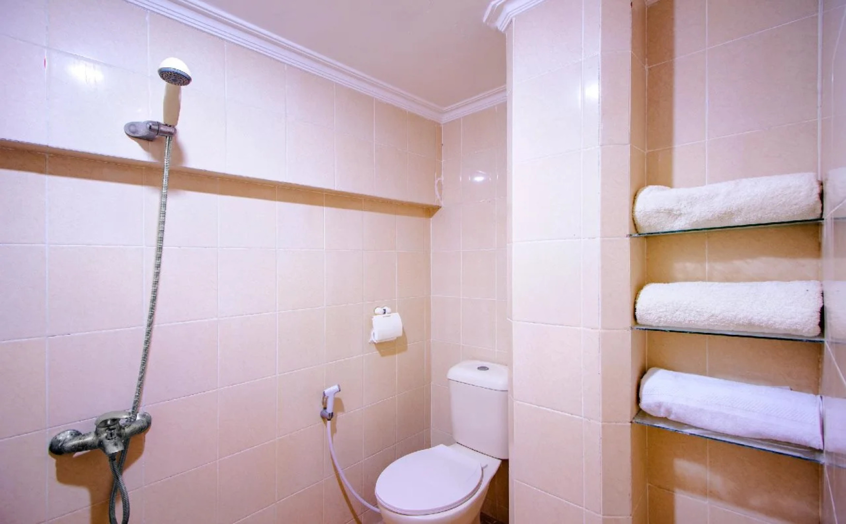 OYO 1159 Bukit Indah Hotel and Restaurant