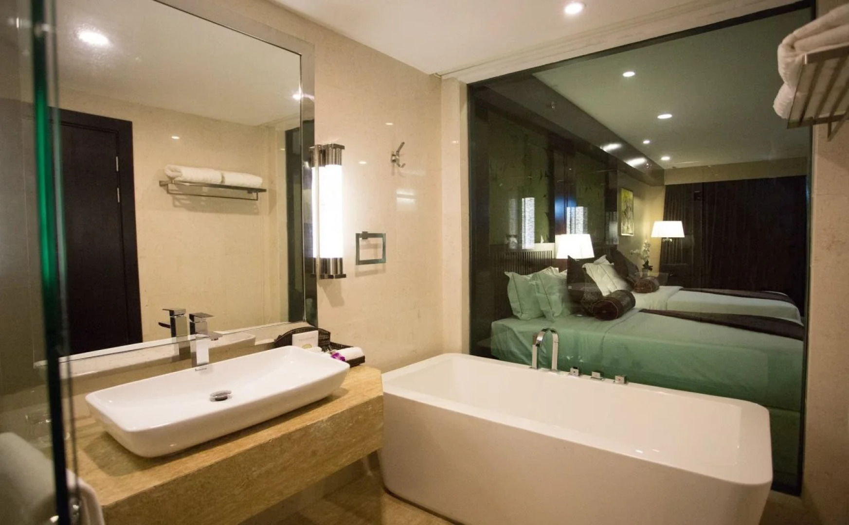 Royale Signature Hotel