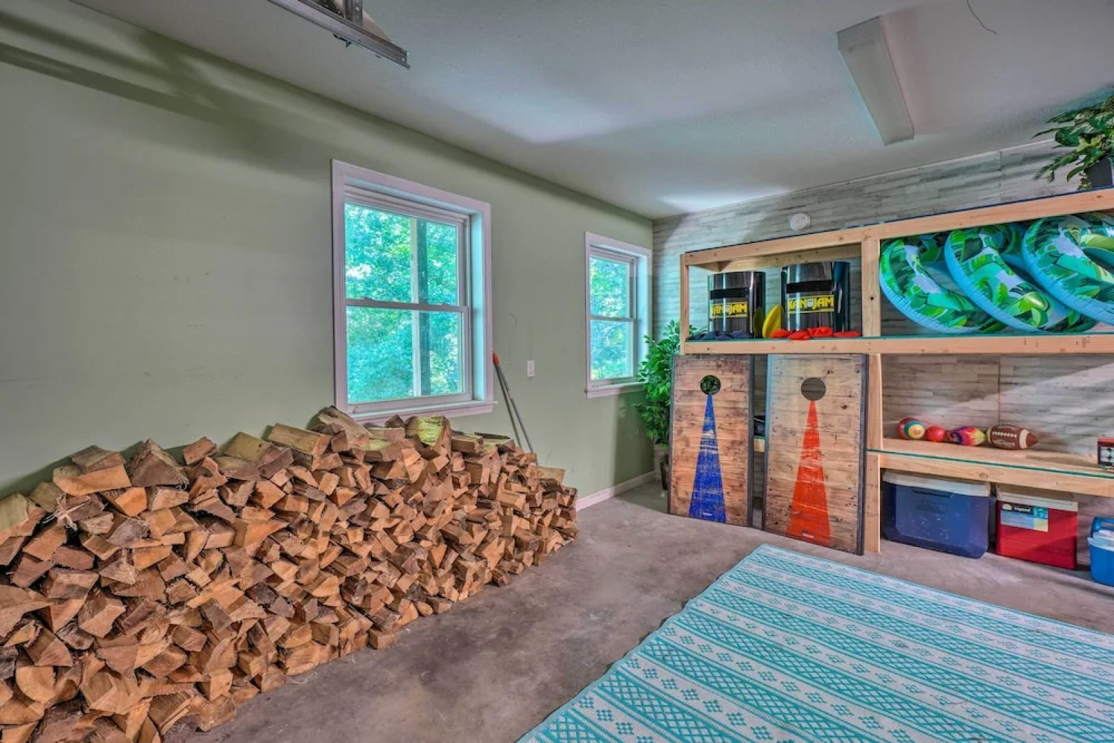 Peaceful Sevierville Home w/ Private Hot Tub!