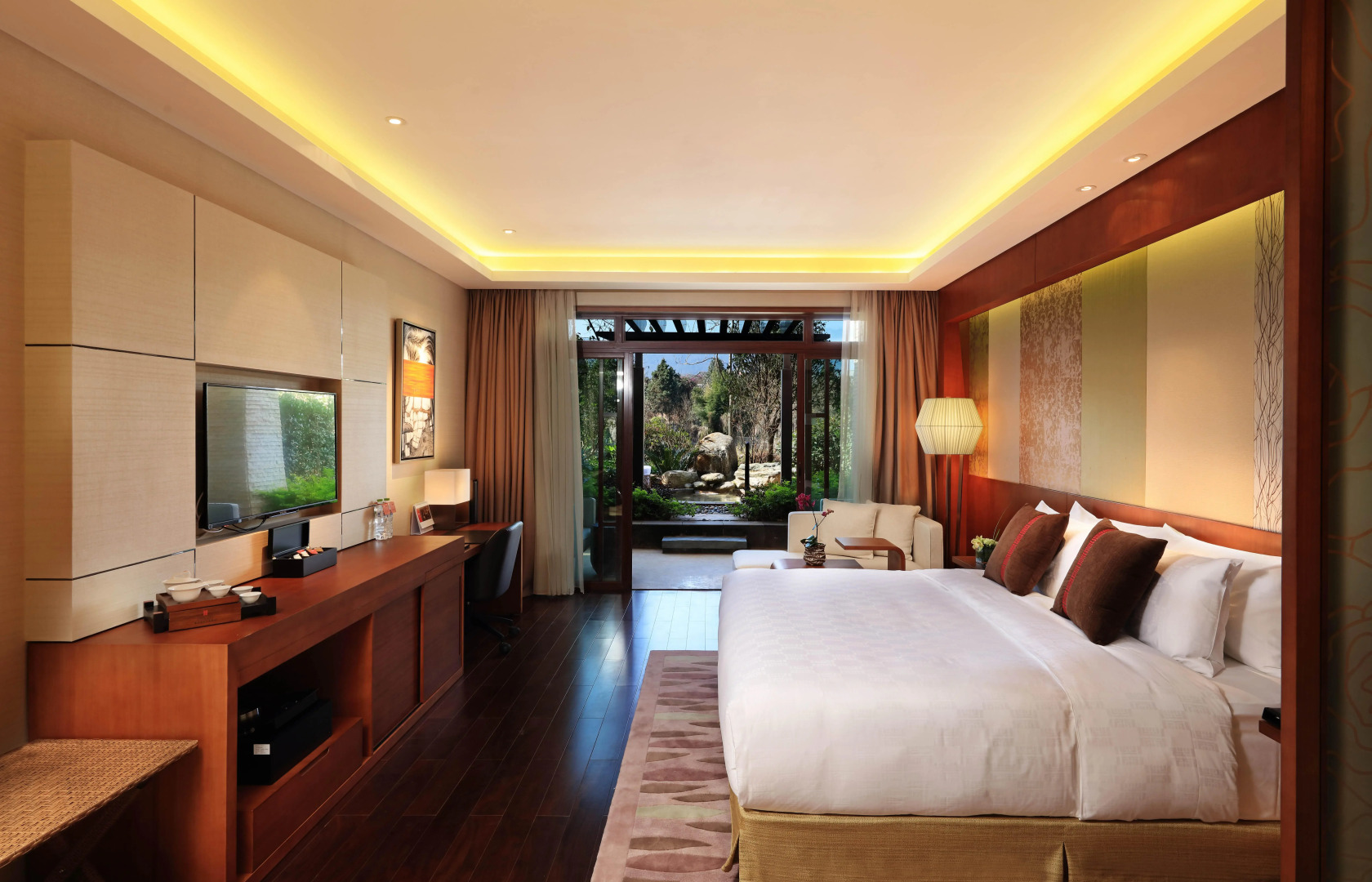 HUALUXE Kunming by IHG