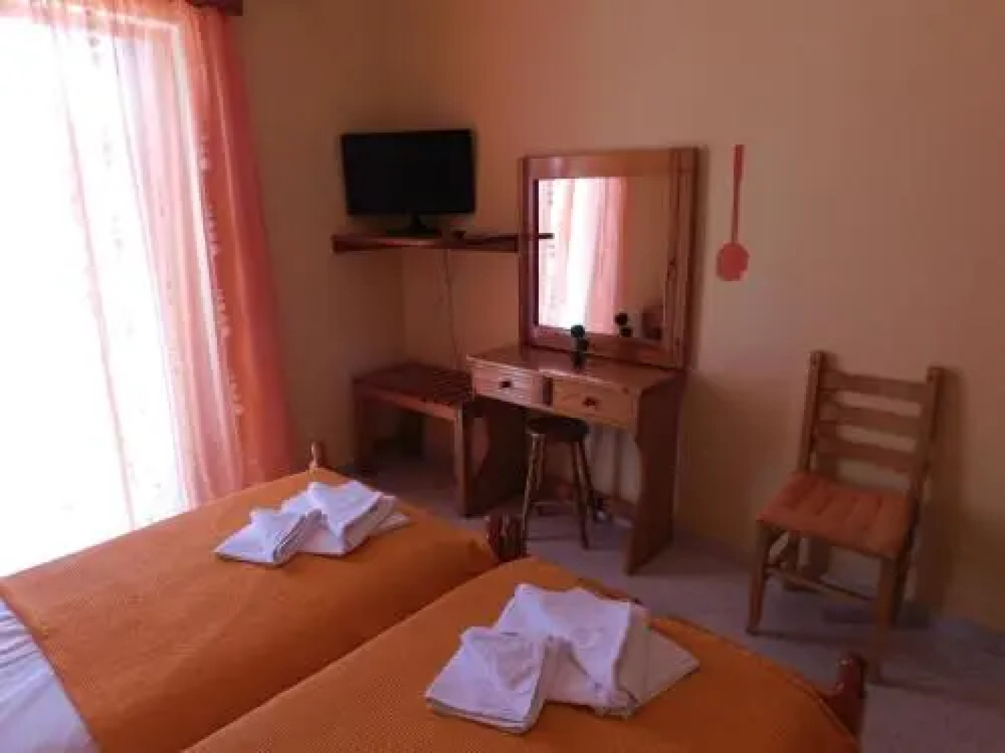 To Spiti Tis Eirinis