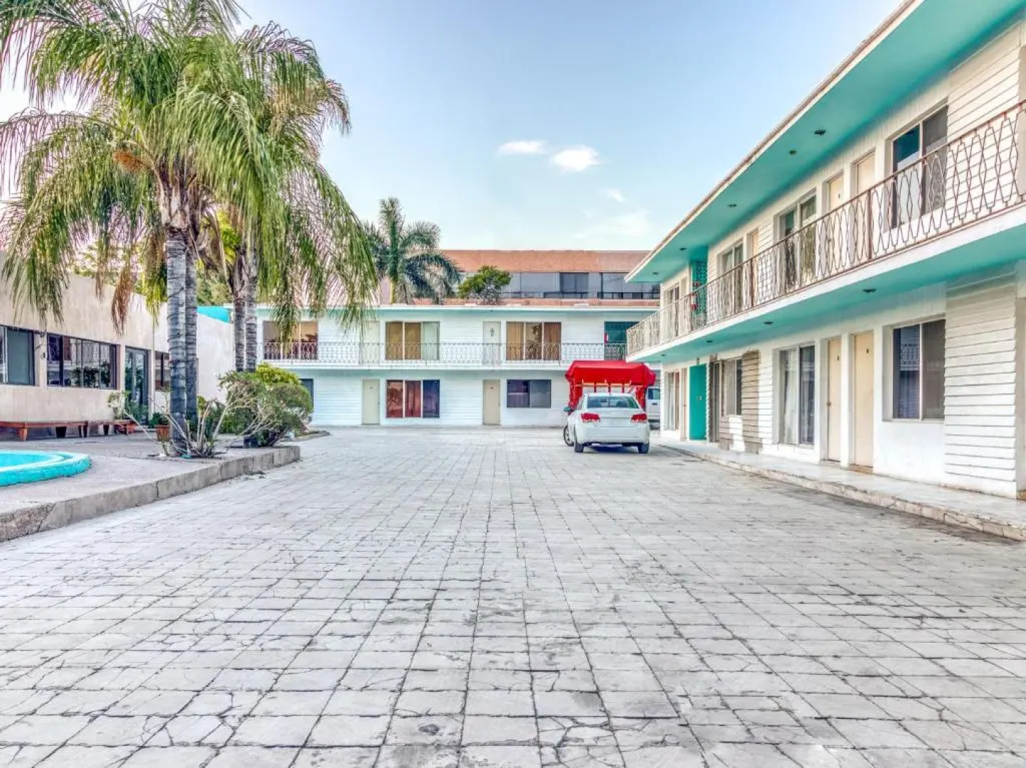 Capital O Hotel La Siesta