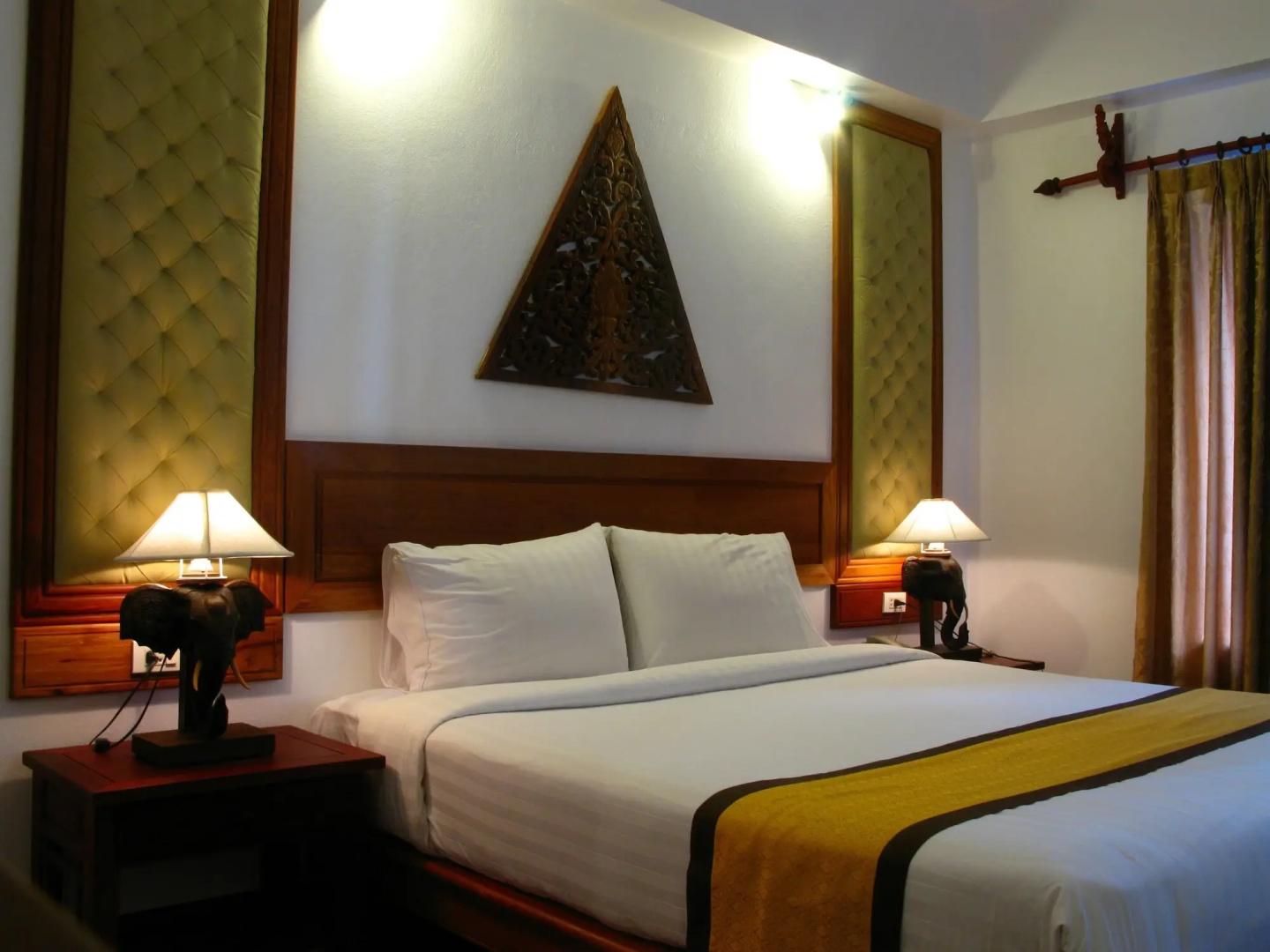 Chanthapanya Hotel