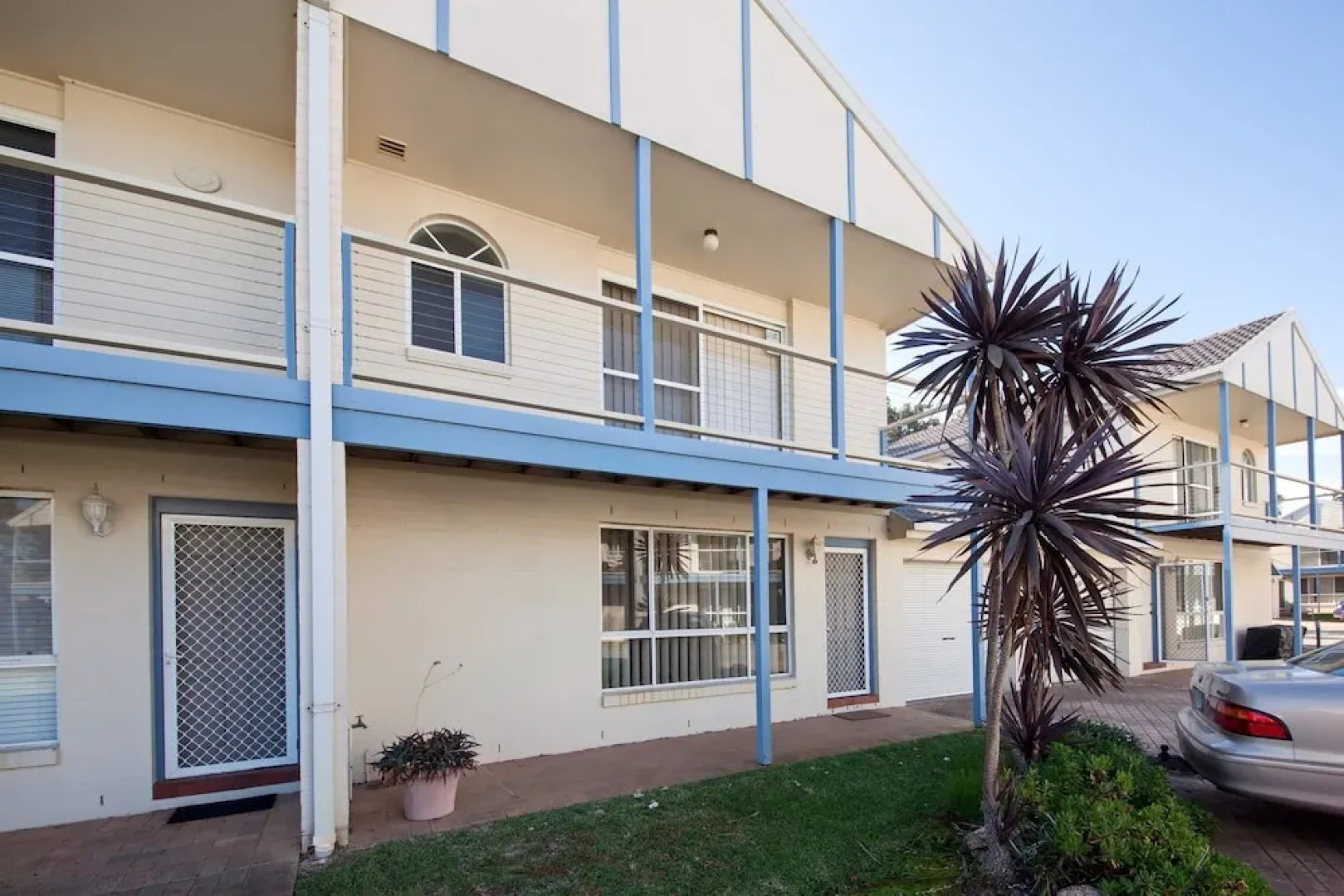 Sandcastles, 2/23 Robinson Street