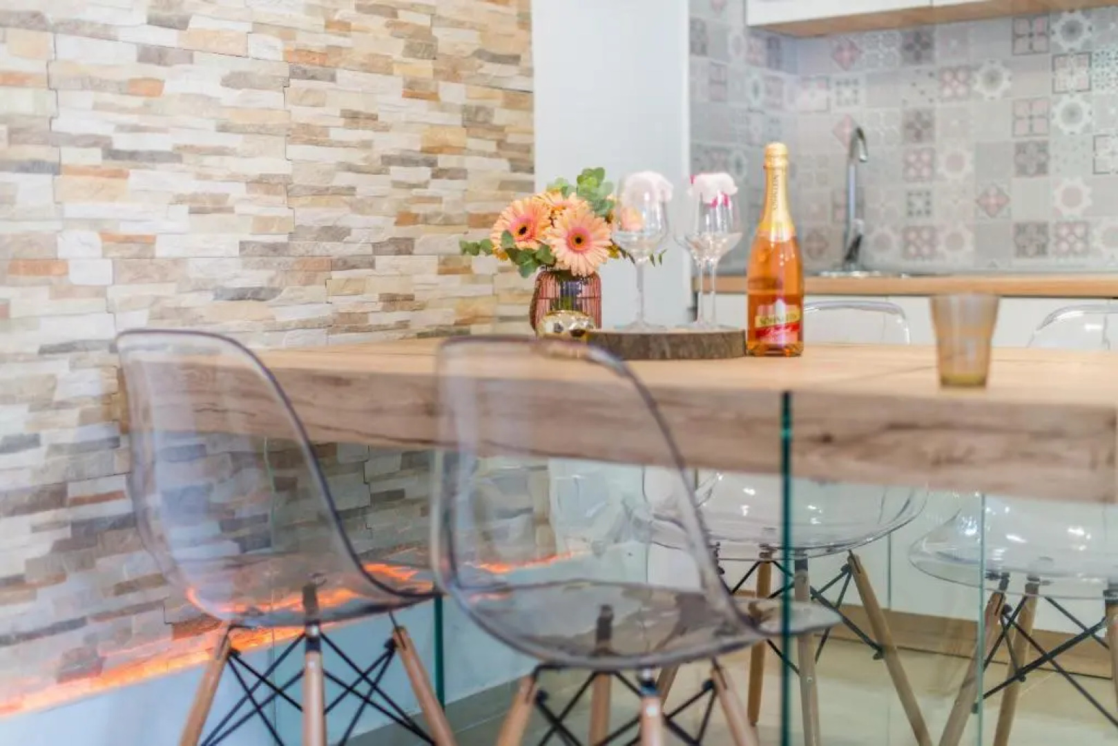 Charming house on the beach and Deluxe Apartment