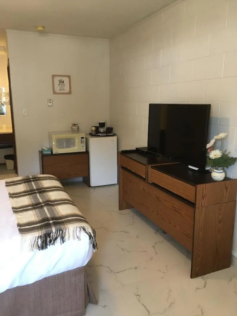 Christina Lake Village