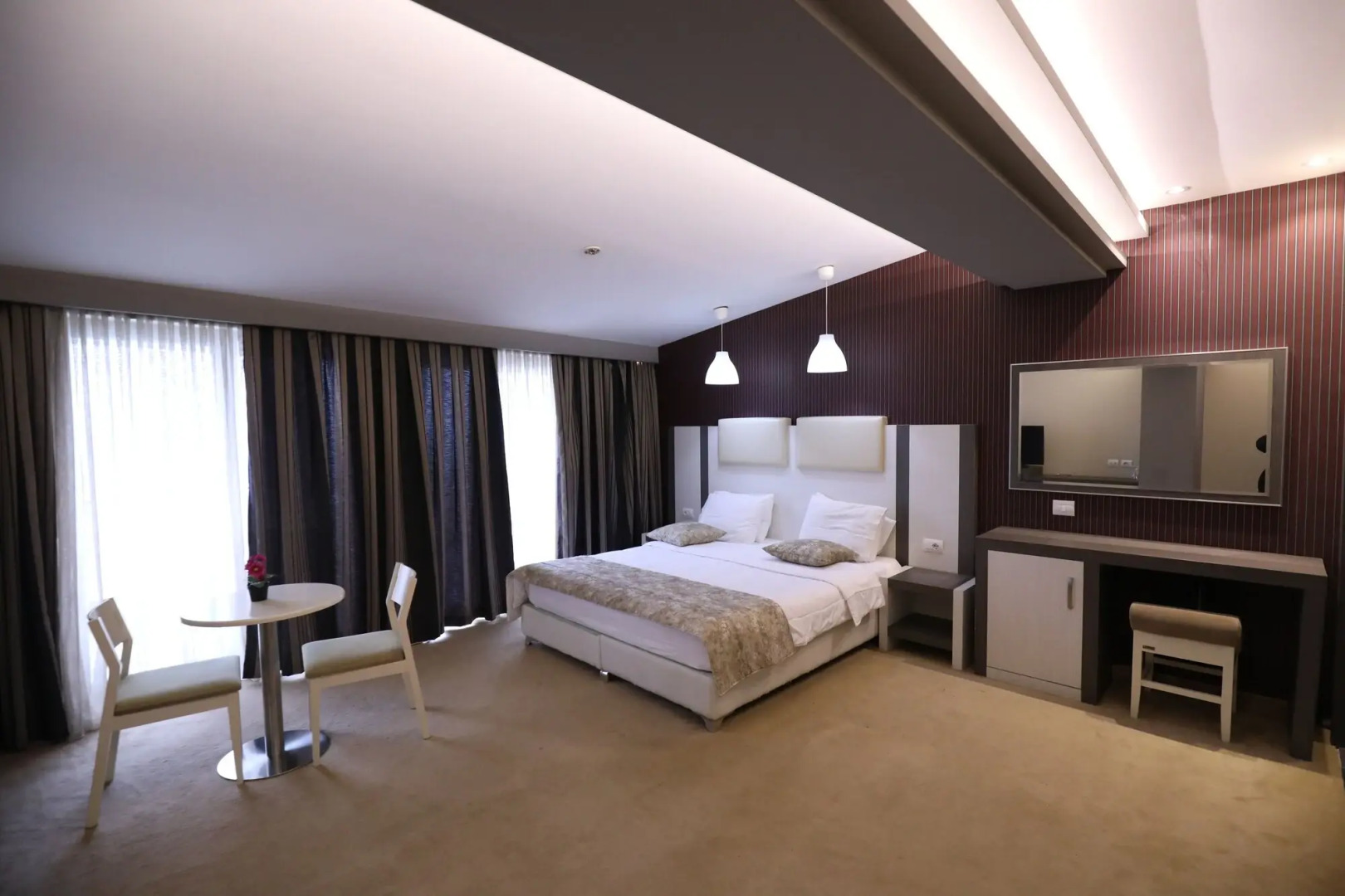 Hotel 1 Maji