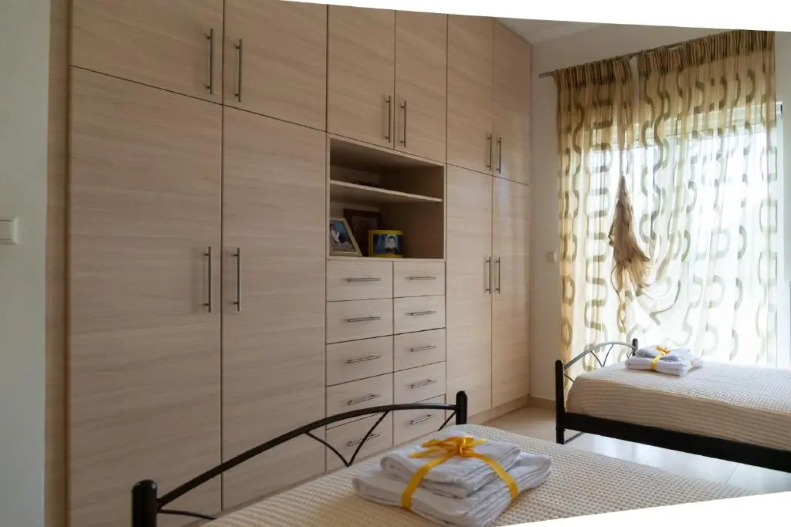 Rose's House (Near Airport)