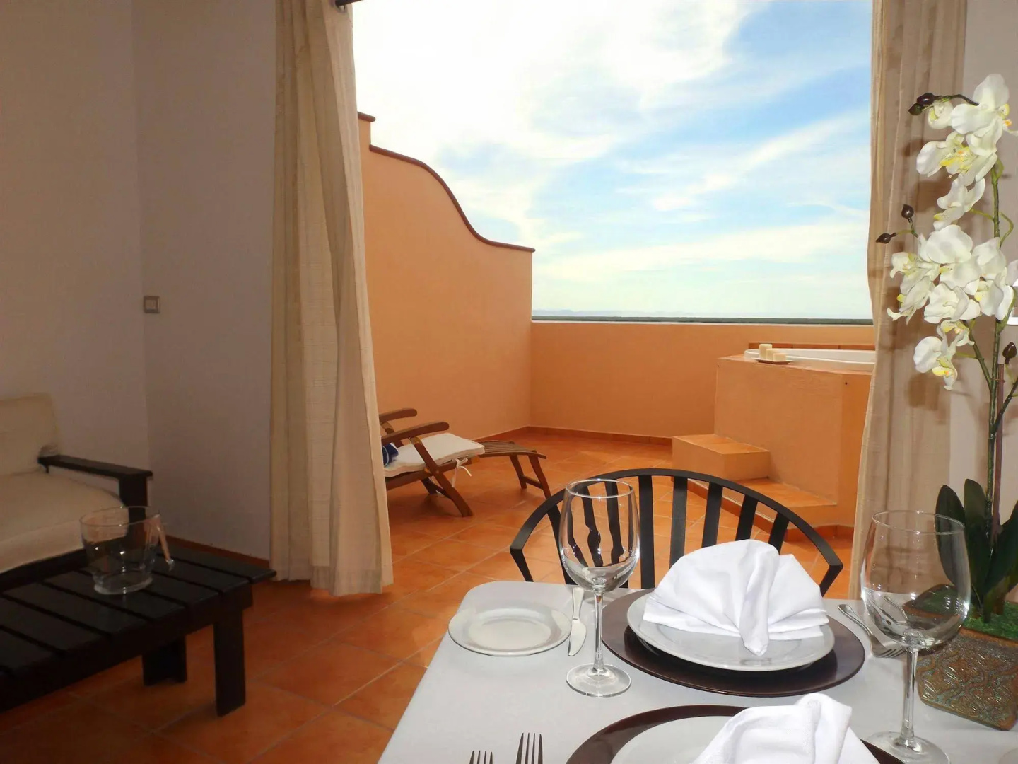 La Posada Hotel & Beach Club