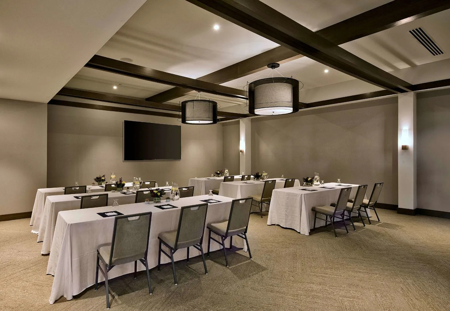 Inn at the Pier Pismo Beach, Curio Collection by Hilton