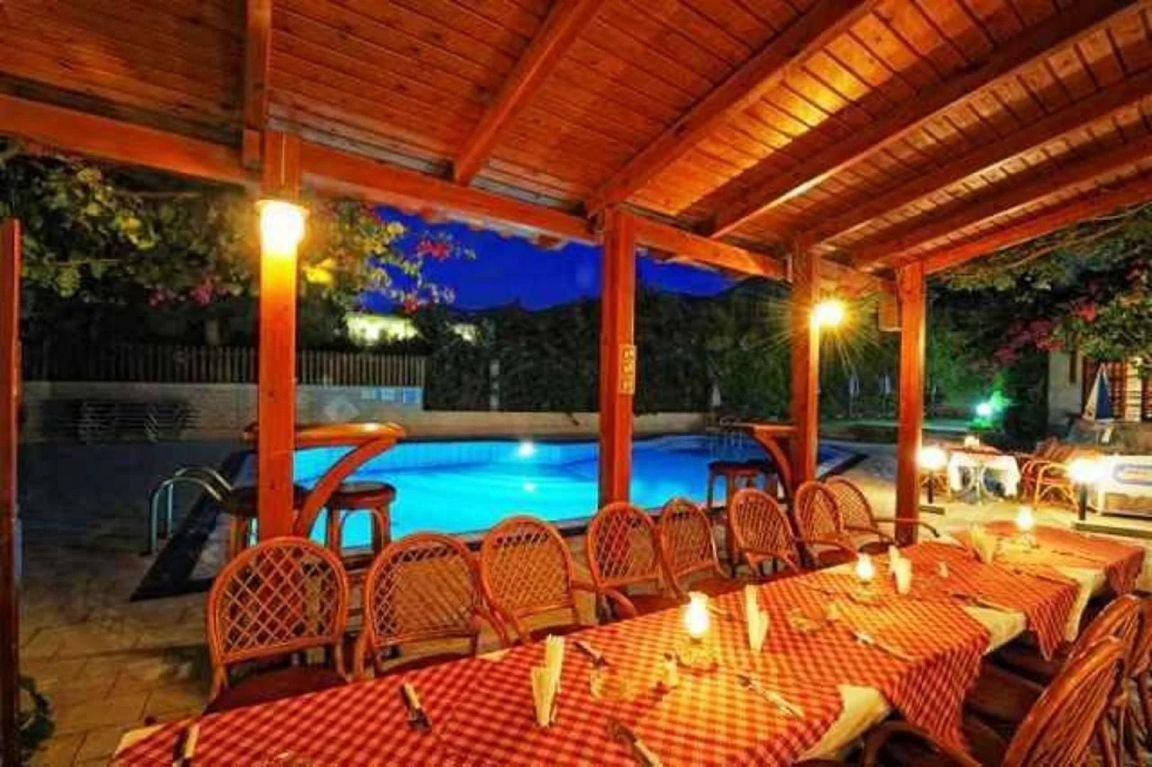 Maria Lambis Apartments