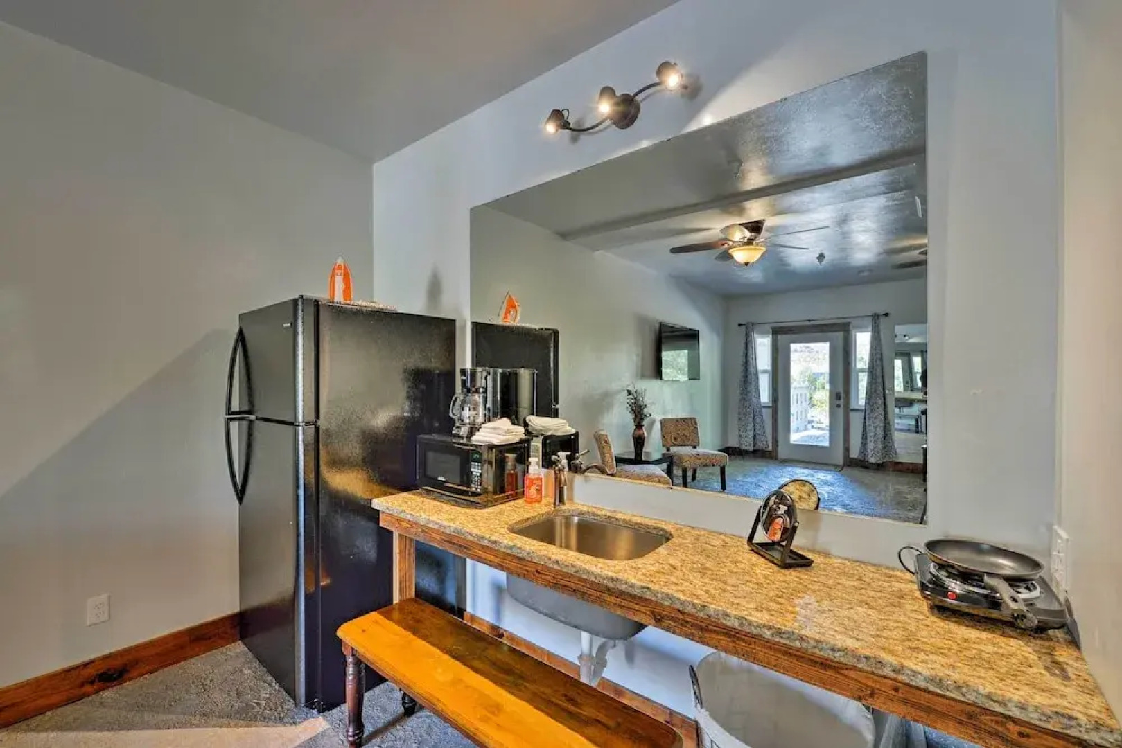 Lava Hot Springs Studio - Walk to Portneuf River!