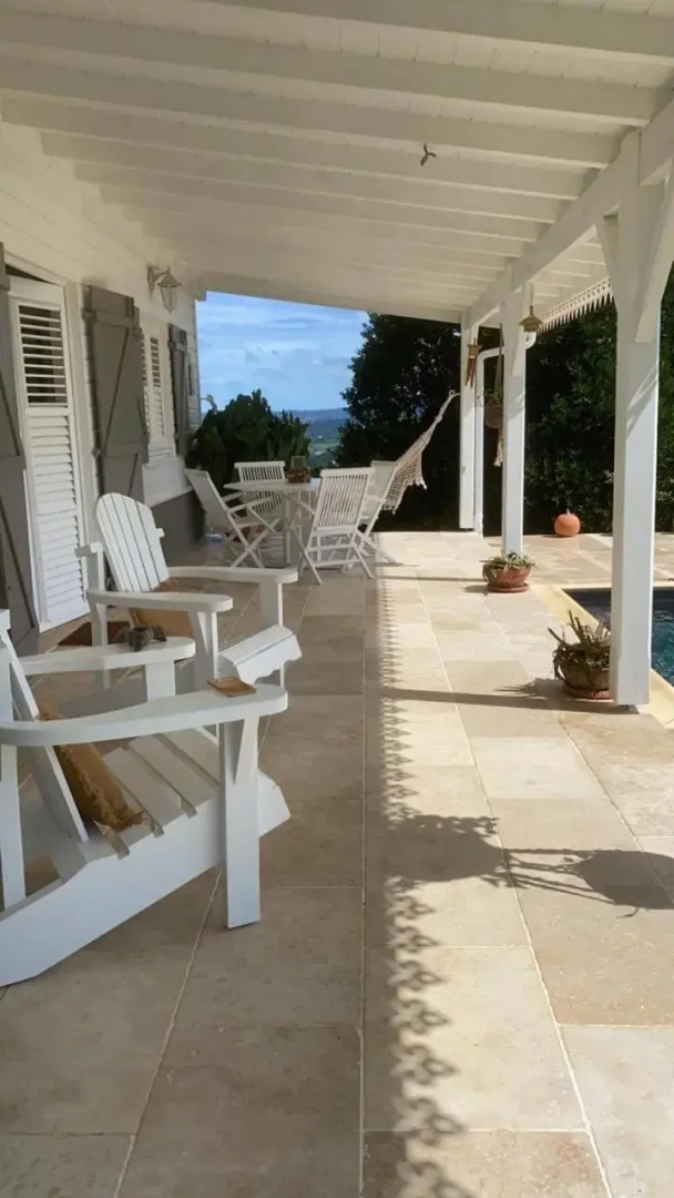 Villa 1 de standing 80m2 avec piscine et vue imprenable sur la mer et sur la campagne