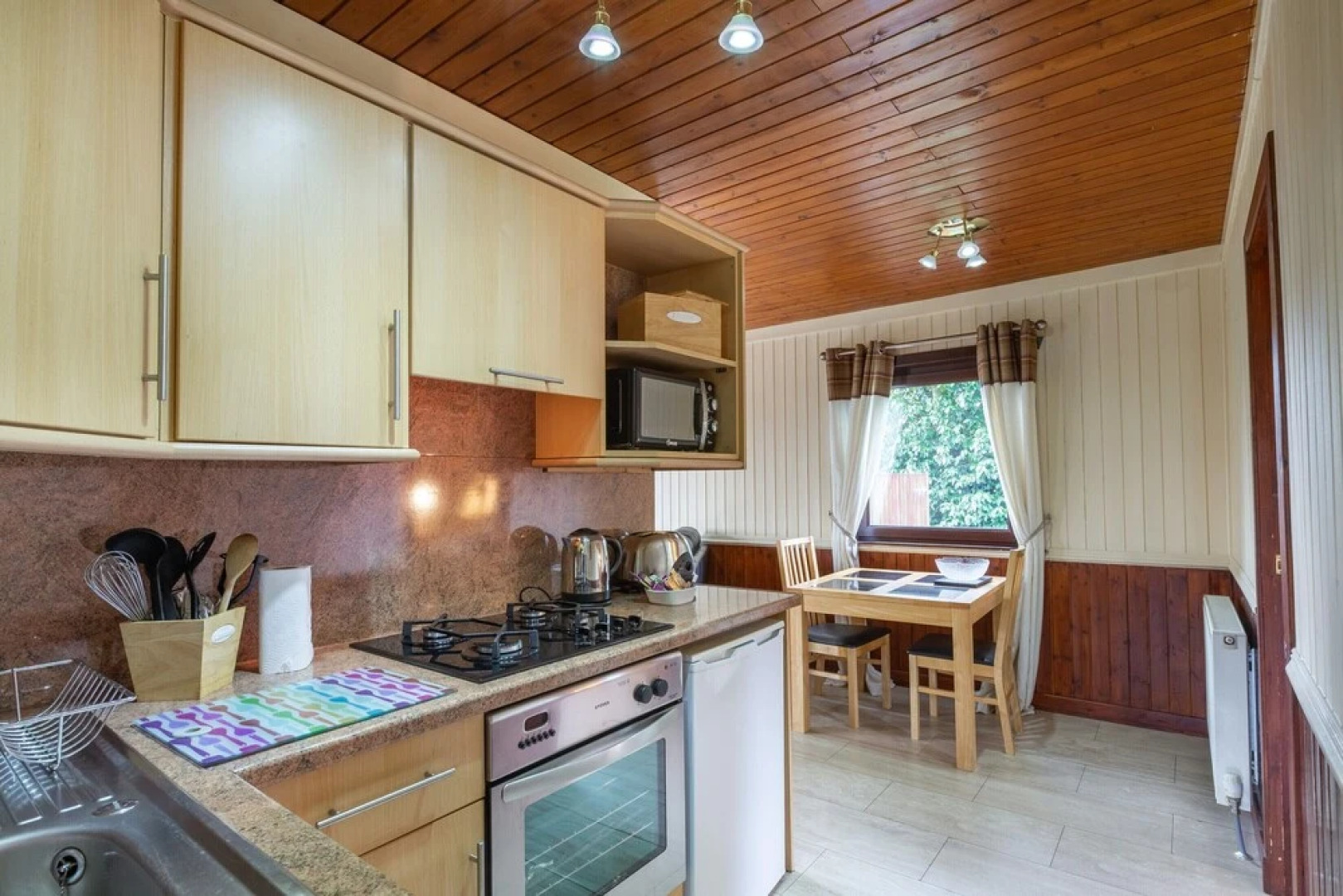 Bluebell Lodge 4 with Hot Tub