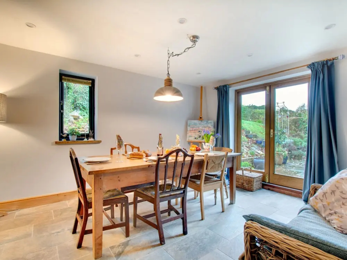 Converted Barn With Excellent Wooden Beams, High Ceiling and a Cosy Terrace