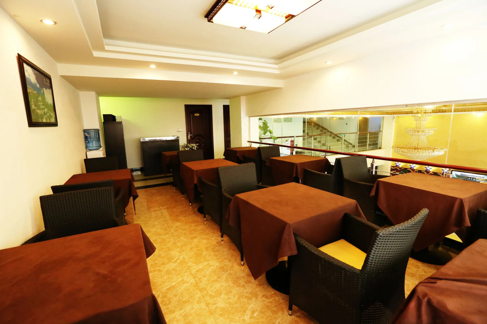 Mount Emei Happy Hotel