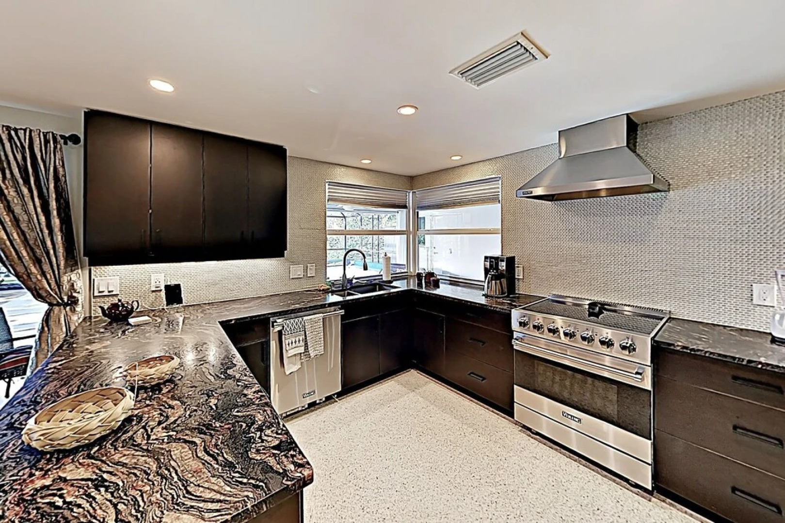 12722 Chatham Dr Home