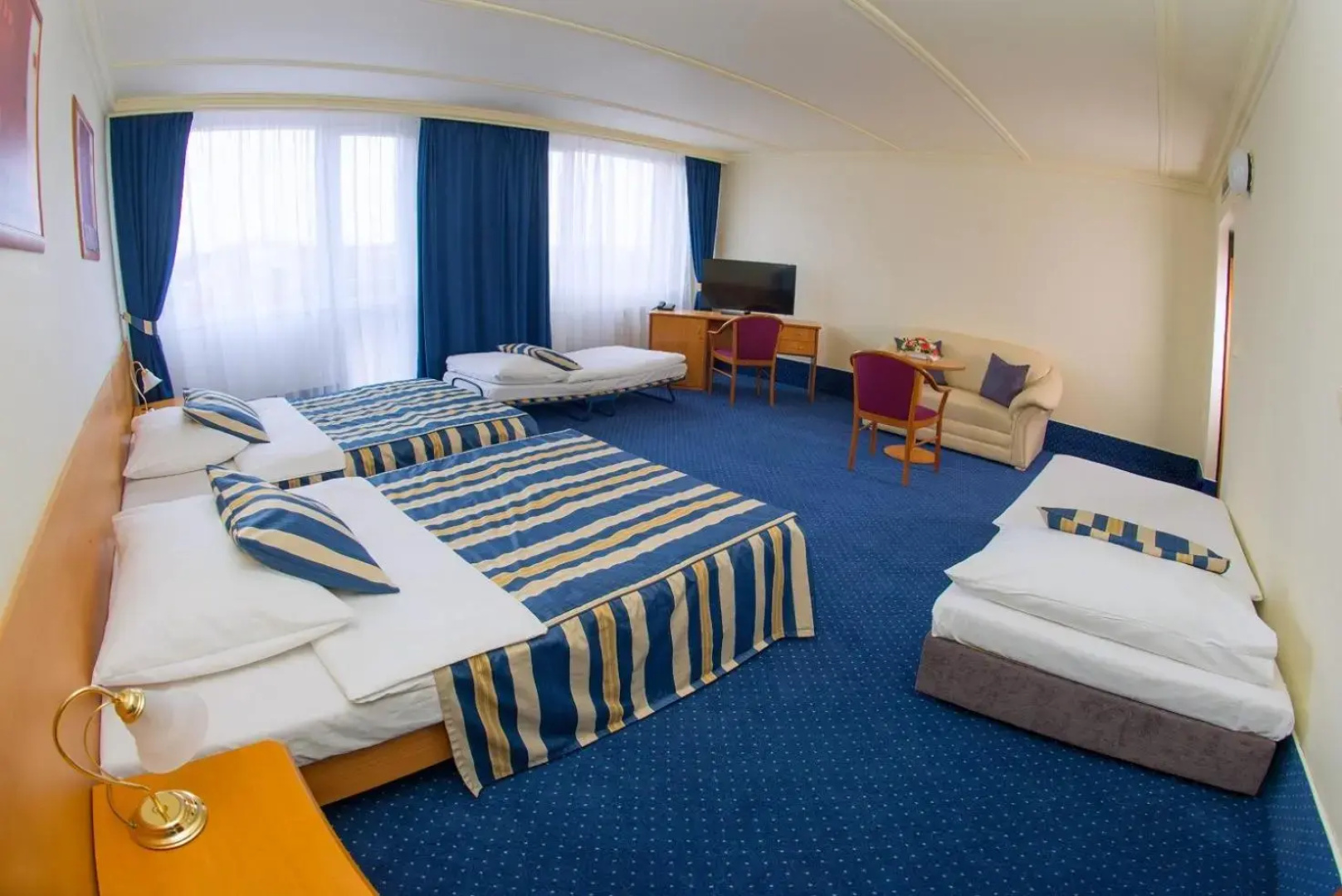 TOP HOTEL Praha & Conference Centre