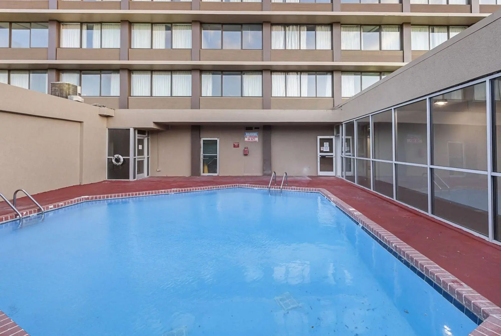 Quality Inn & Suites Cincinnati Downtown Area