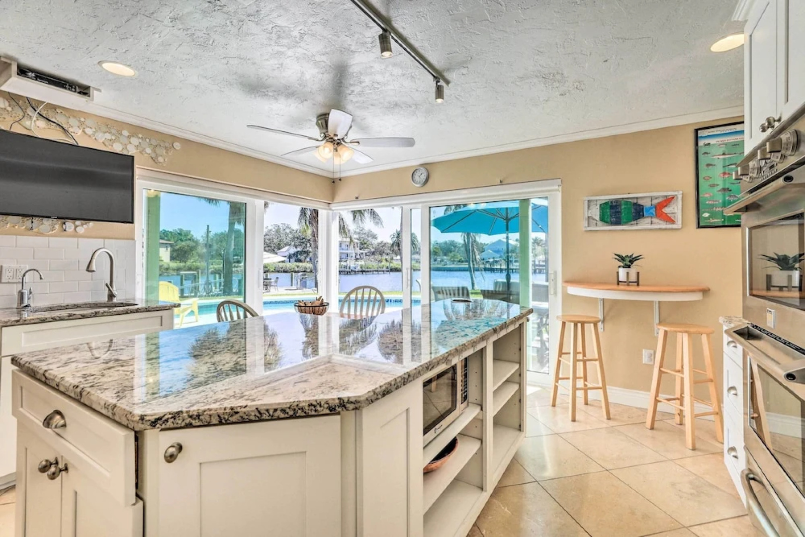 Pool, Dock & Kayaks: Waterfront Palmetto Home