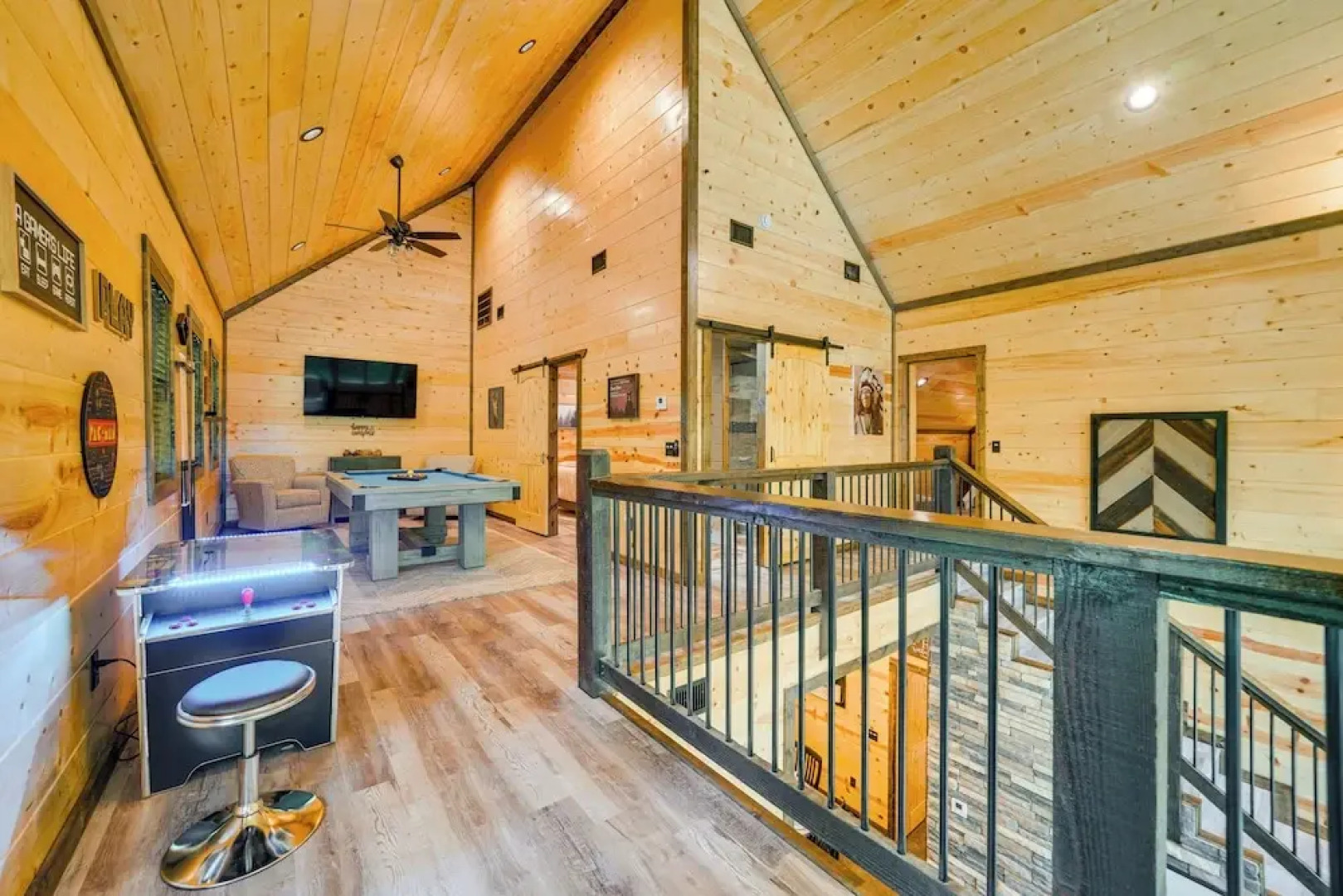 Broken Bow Cabin Near Choctaw Casino: Hot Tub!