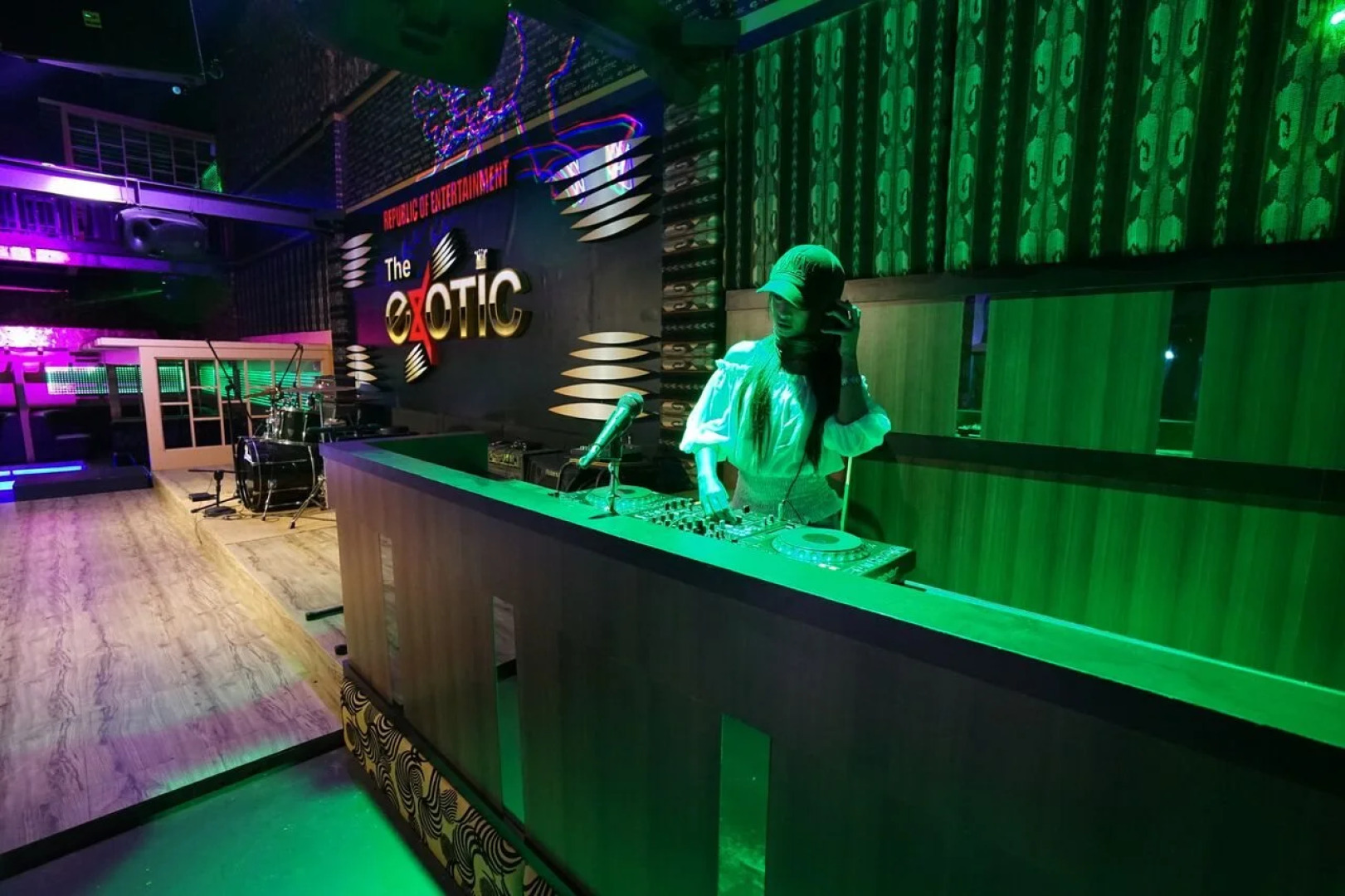 The L Hotel Entertainment