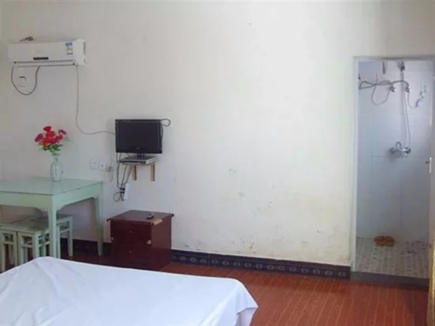 Wuyuan Qingyuan Guanting Guest House