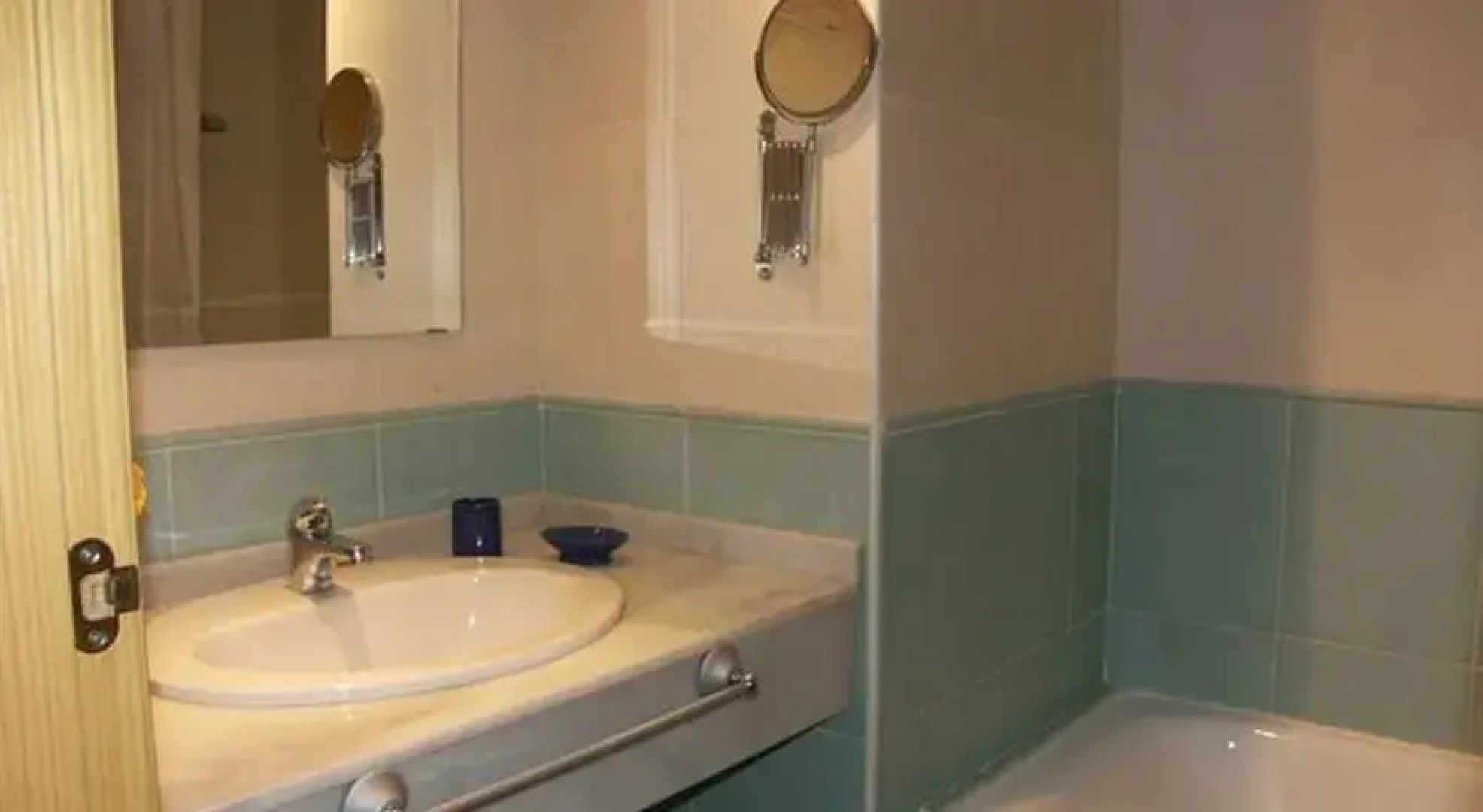 Residence VI by Golfinc